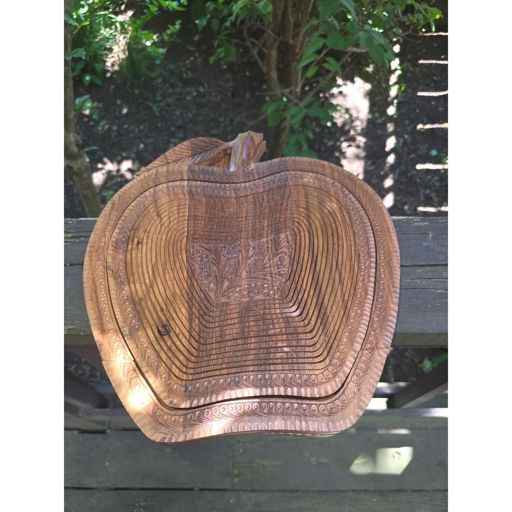 Vintage‎ Hand-Carved Collapsible Wooden Apple Fruit Basket & Trivet